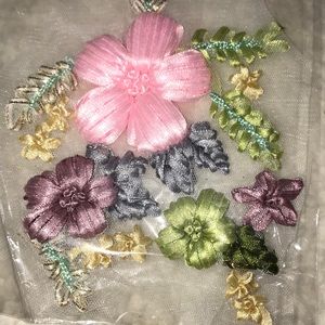 New Beautiful 3D Flower Appliqué